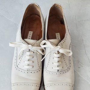 Vintage White Perry Ellis Oxford Kitten Pump Size 8